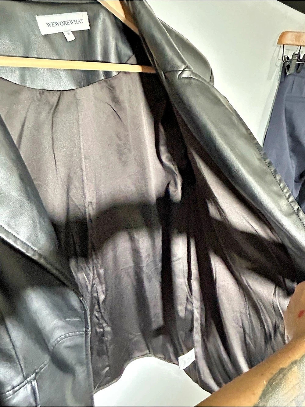 WEWOREWHAT Faux Leather Blazer Black Size Medium Like New - Picture 7 of 10
